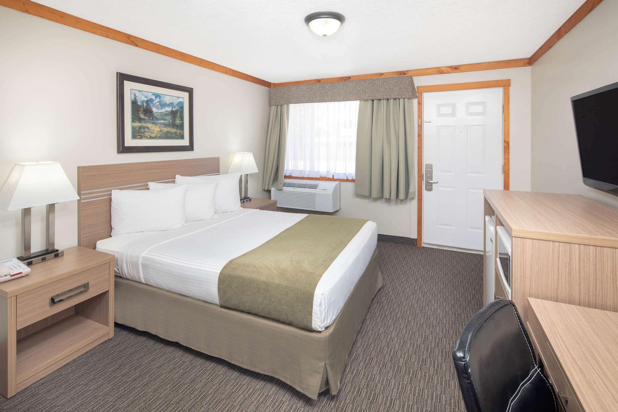 Travelodge By Wyndham Golden Sportsman Lodge Esterno foto